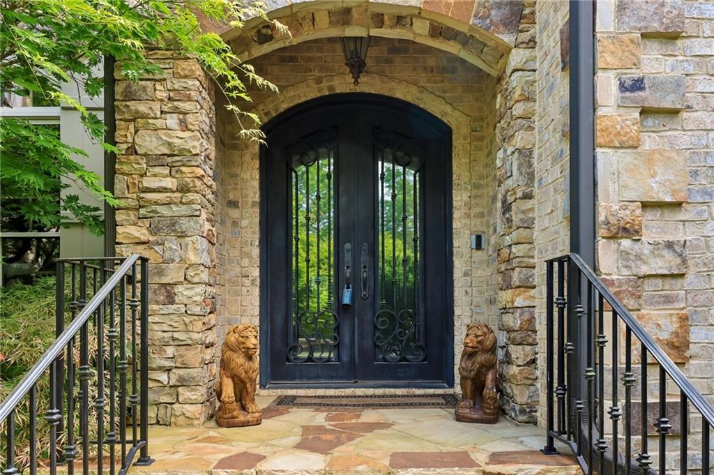 2583 Northern Oak Drive