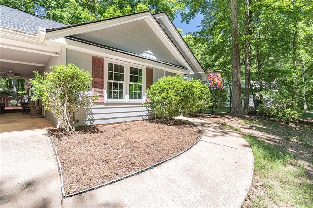 3430 Lakeside Lane