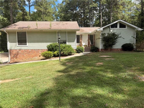 Homes For Sale - 430 Banks Road<br/> Fayetteville, GA 30214