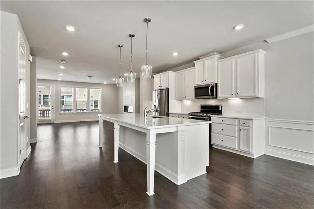 Doraville, Georgia 30360, United States, 4 Bedrooms Bedrooms, ,4 BathroomsBathrooms,Residential,Active,131914