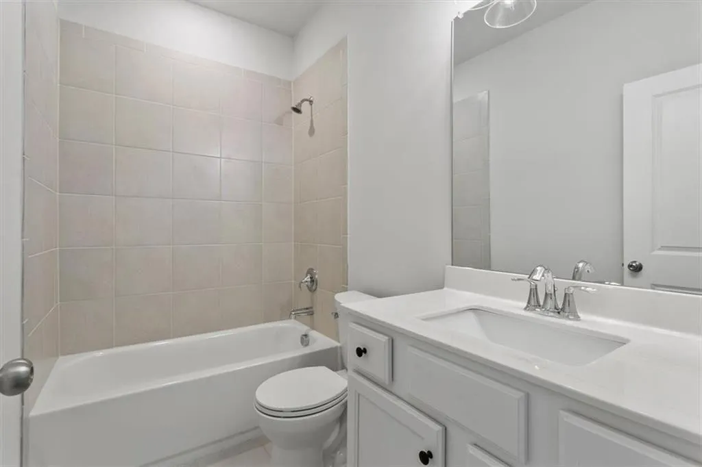 Doraville, Georgia 30360, United States, 4 Bedrooms Bedrooms, ,4 BathroomsBathrooms,Residential,Active,131914