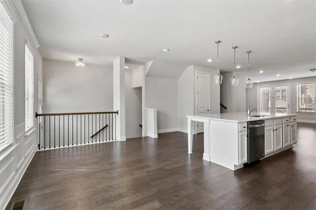 Doraville, Georgia 30360, United States, 4 Bedrooms Bedrooms, ,4 BathroomsBathrooms,Residential,Active,131914