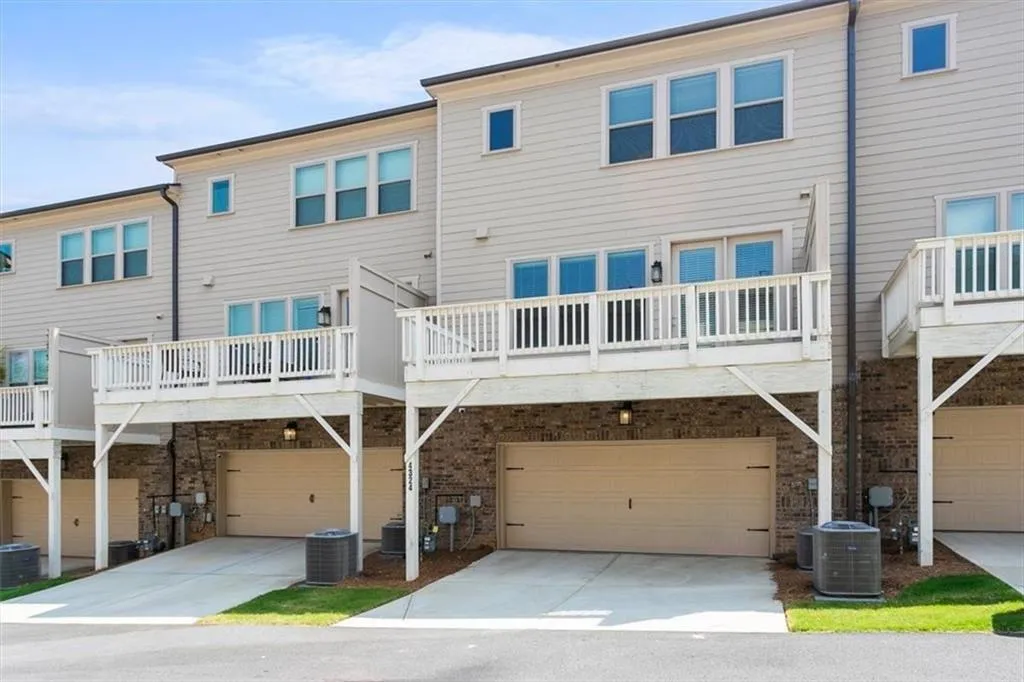 Doraville, Georgia 30360, United States, 4 Bedrooms Bedrooms, ,4 BathroomsBathrooms,Residential,Active,131914