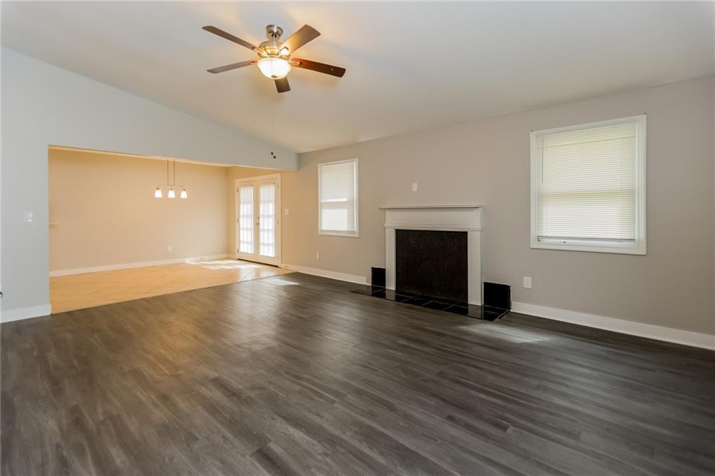 8404 Park Ridge Lane, Riverdale, Georgia image 3
