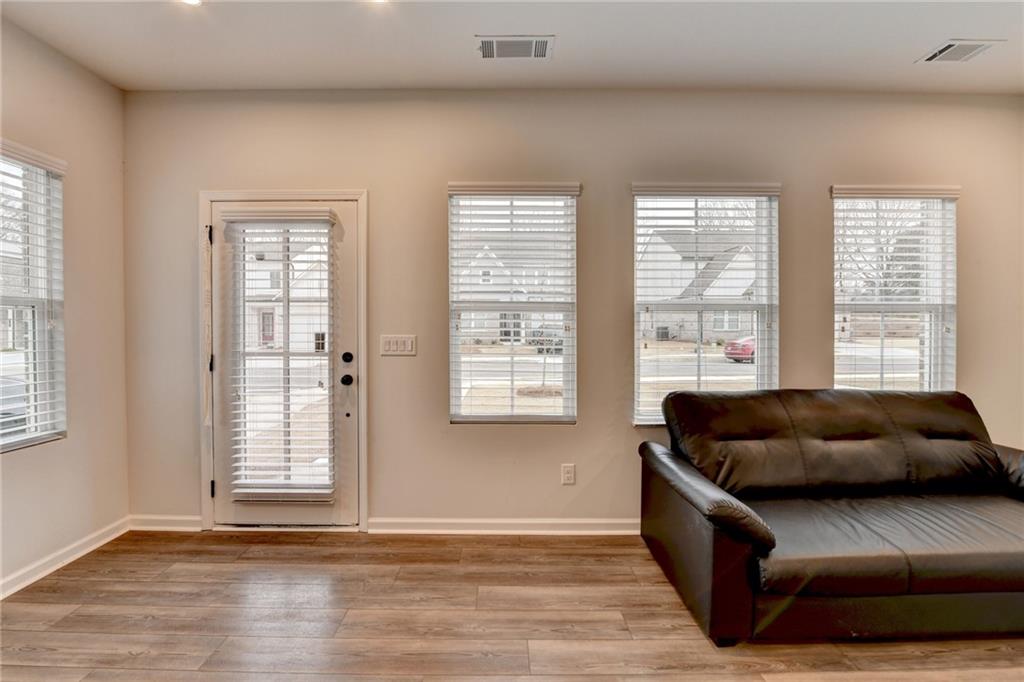 2212 WHISTLER Way NE