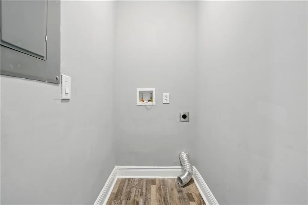 Decatur, Georgia 30032, United States, 4 Bedrooms Bedrooms, ,2 BathroomsBathrooms,Residential,Pending,112548