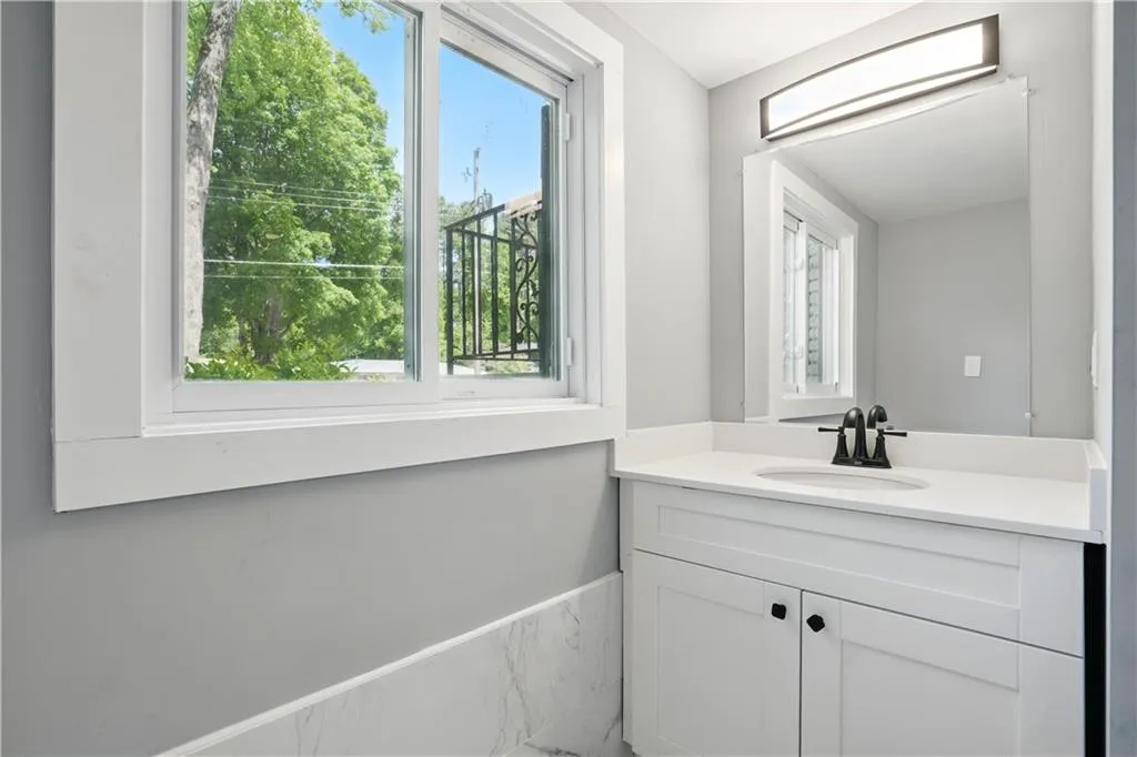 Decatur, Georgia 30032, United States, 4 Bedrooms Bedrooms, ,2 BathroomsBathrooms,Residential,Pending,112548