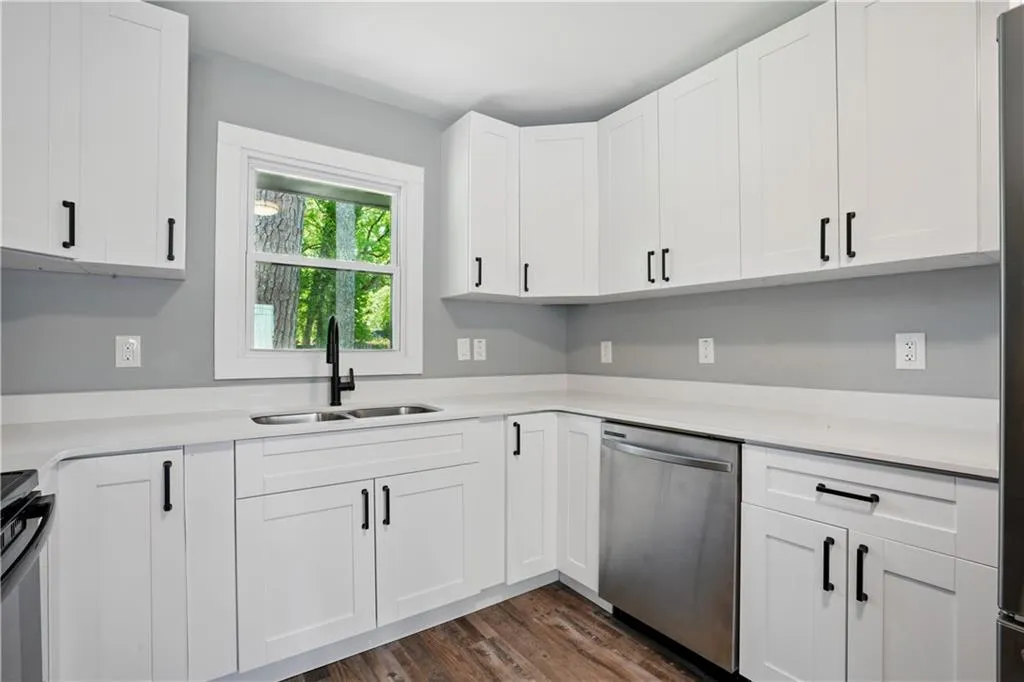 Decatur, Georgia 30032, United States, 4 Bedrooms Bedrooms, ,2 BathroomsBathrooms,Residential,Pending,112548