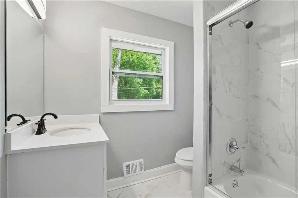 Decatur, Georgia 30032, United States, 4 Bedrooms Bedrooms, ,2 BathroomsBathrooms,Residential,Pending,112548