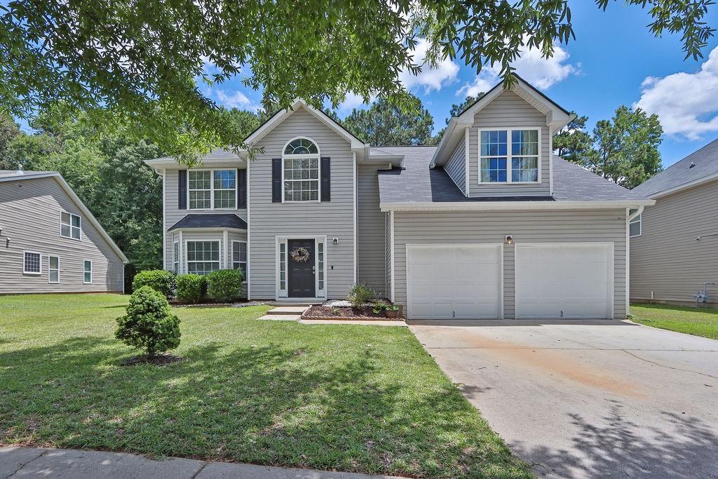Located in the Bridle Point subdivision, this home boasts 4 spacious bedrooms, and 2 and a half bathrooms. The expansive luxury master suite offers a private sitting or office area, four generous closets, and a spa-like en suite bath complete with a soaking tub, separate shower, and double vanity. Open concept floor plan on the main with formal dining room. The large private back yard is fenced and has two patios which will be perfect for entertaining or simply relaxing. Conveniently located to shopping, schools, and parks.
