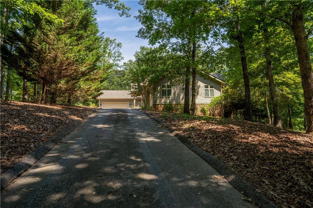5231 Laurel Circle