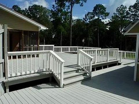 A home in Ochlocknee