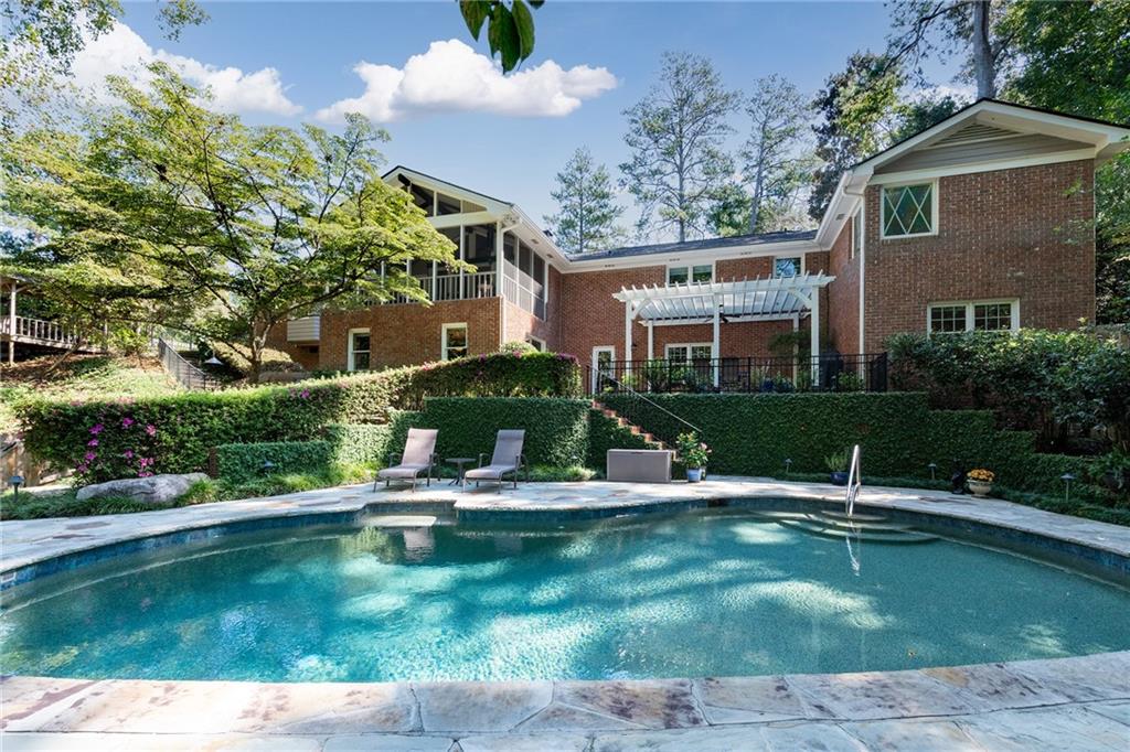 5580 Lake Island Drive
