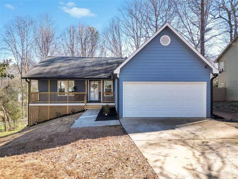 Homes For Sale - 7074 Babbling Brook Drive<br/> Jonesboro, GA 30236