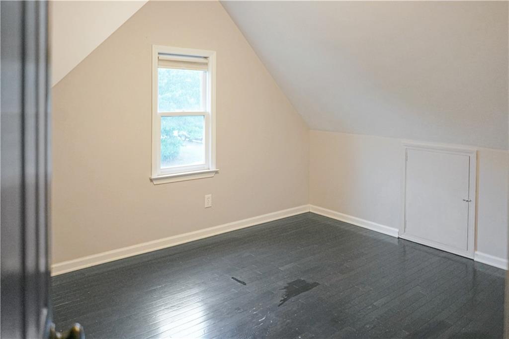 AUTUMN LAKE - Residential Lease