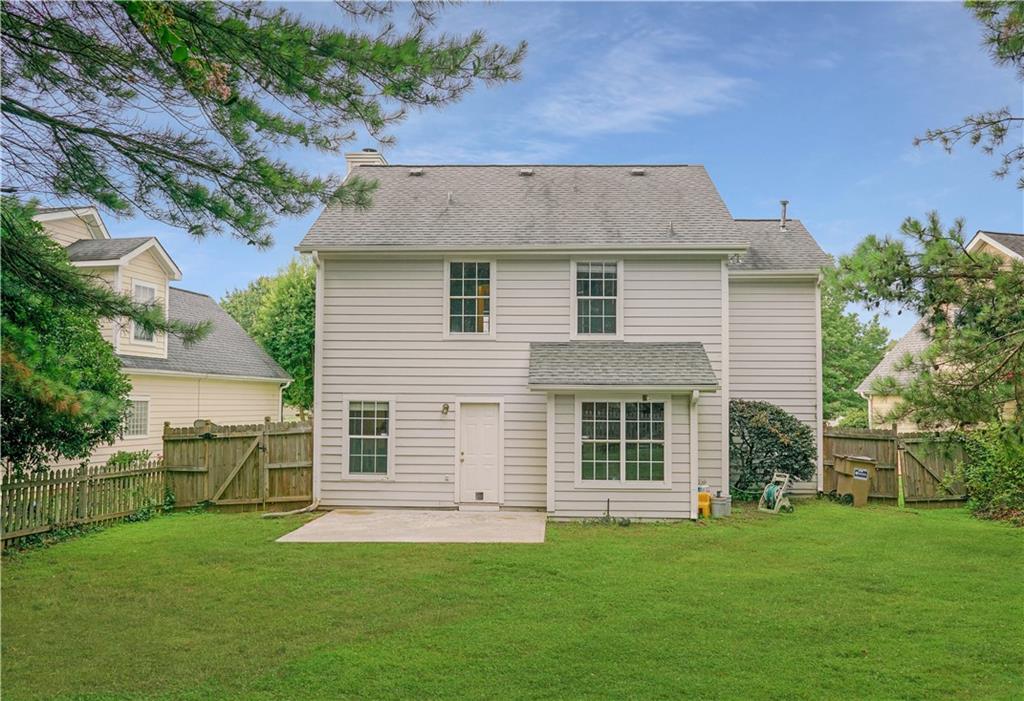 AUTUMN LAKE - Residential Lease