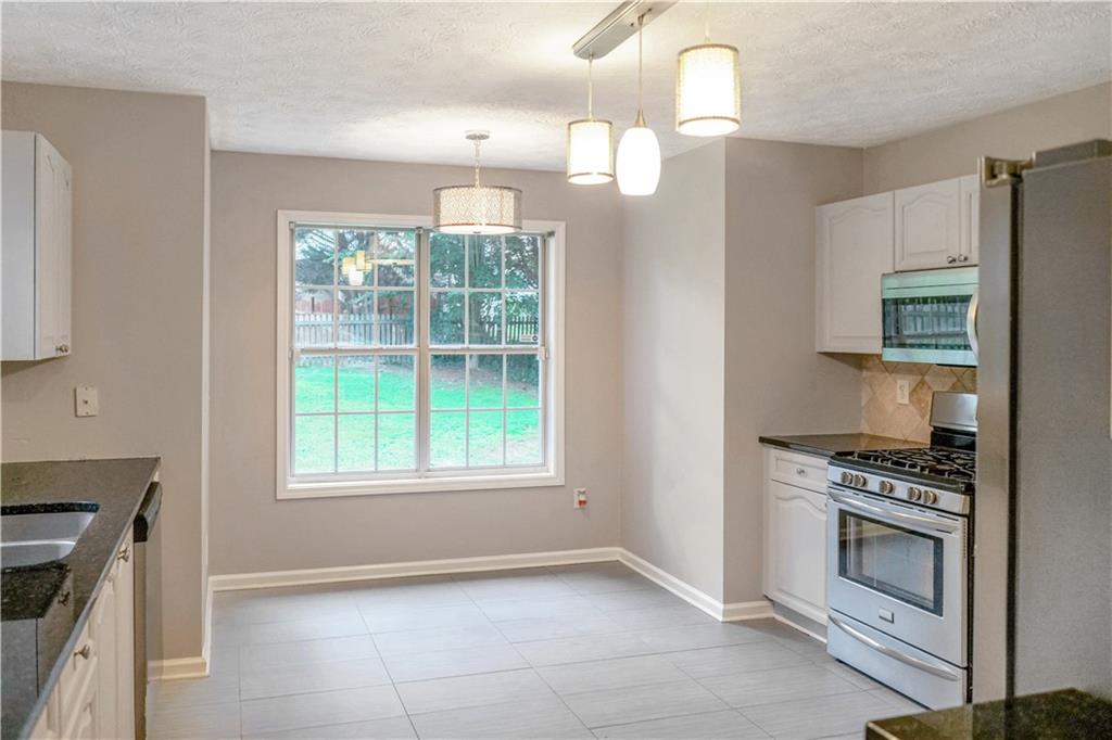 AUTUMN LAKE - Residential Lease