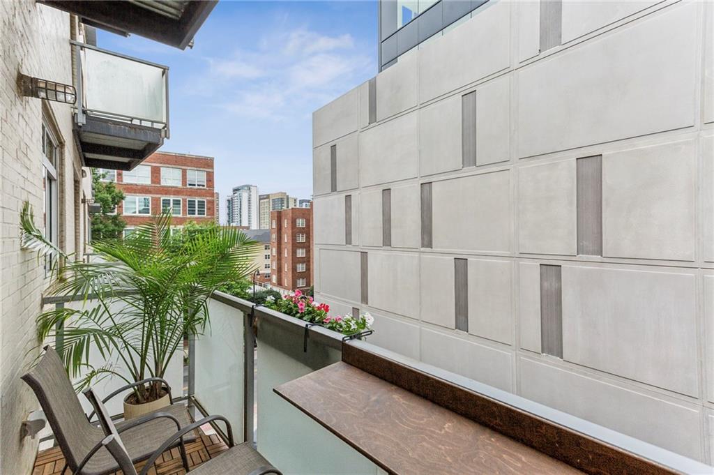 805 Peachtree Street NE 411