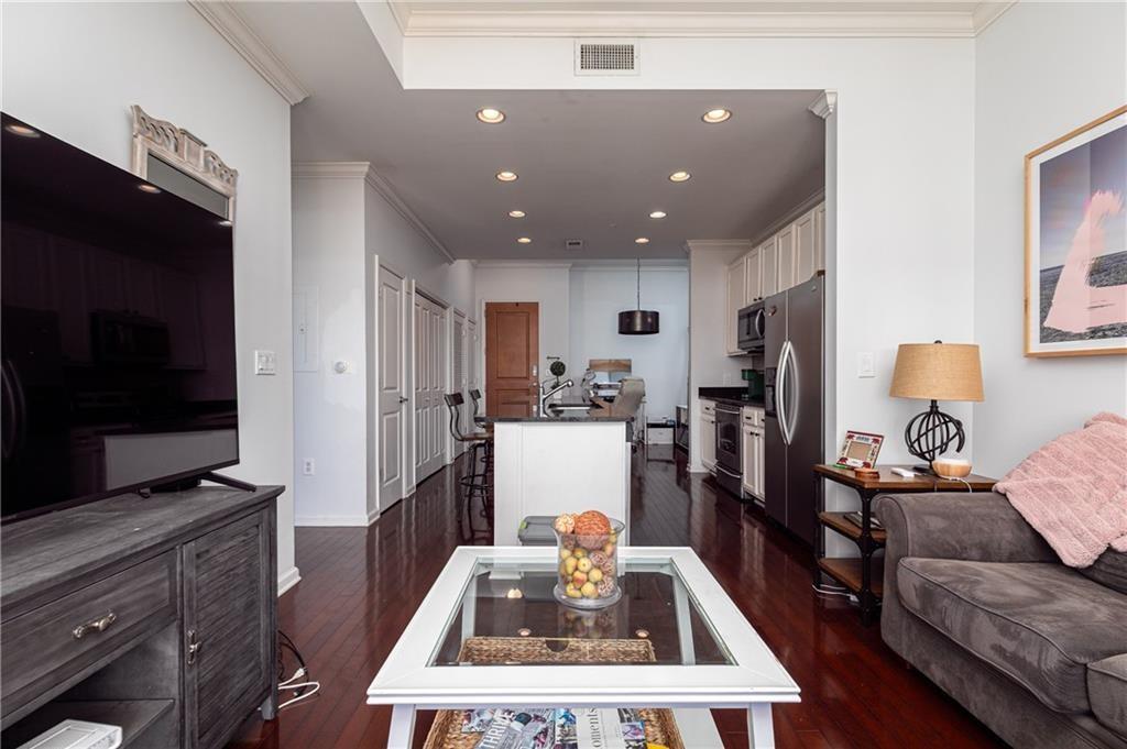3040 Peachtree Road NW 1509