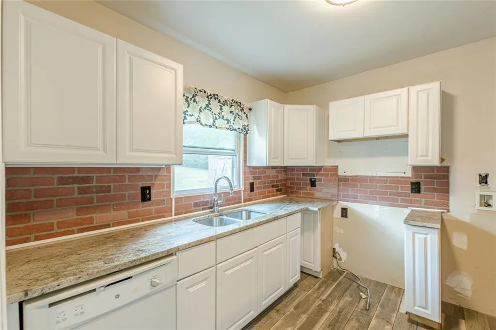 Austell, Georgia 30106, United States, 4 Bedrooms Bedrooms, ,1 BathroomBathrooms,Residential,Pending,183192