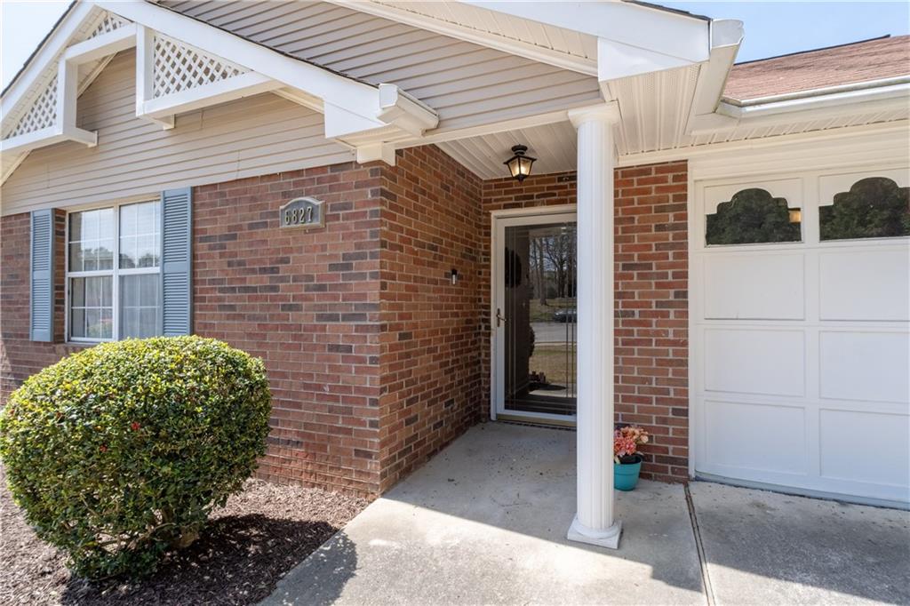 6827 Oak View Court, Riverdale, Georgia image 5