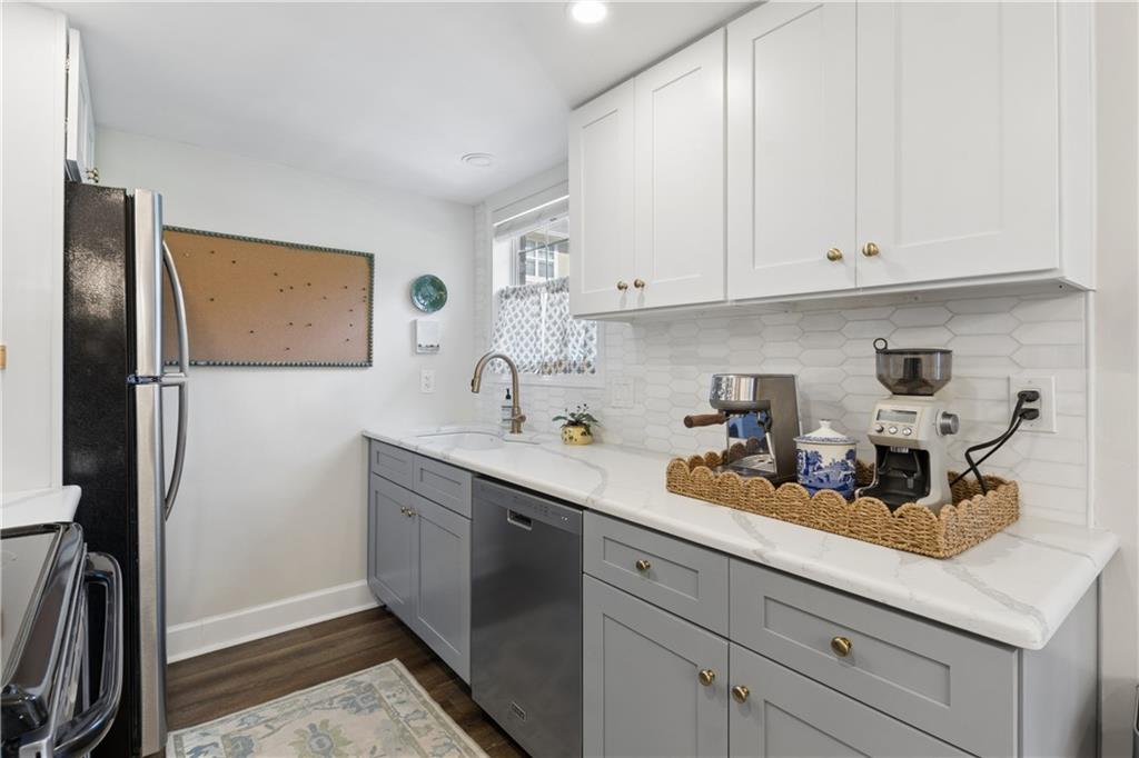 6900 Roswell Road F1