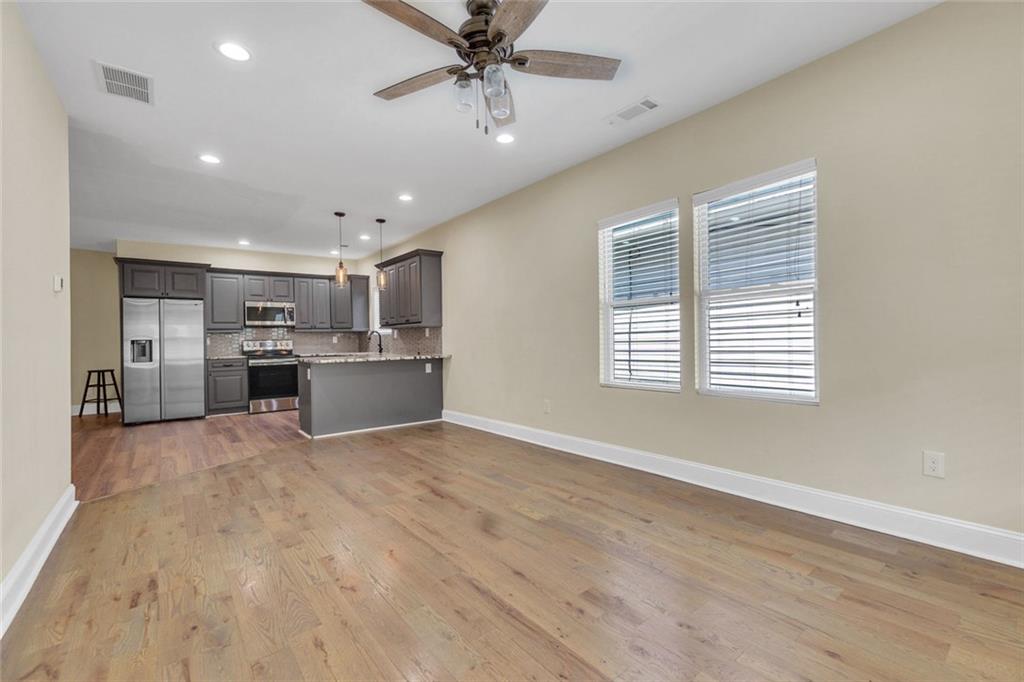 998 Mayson Turner Road NW