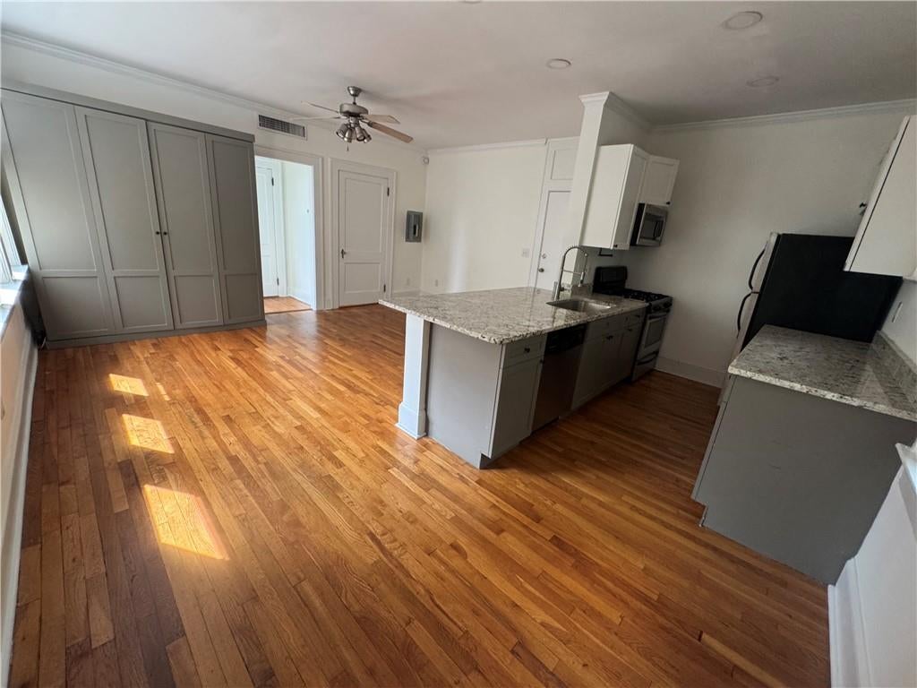 741 Frederica Street NE 23