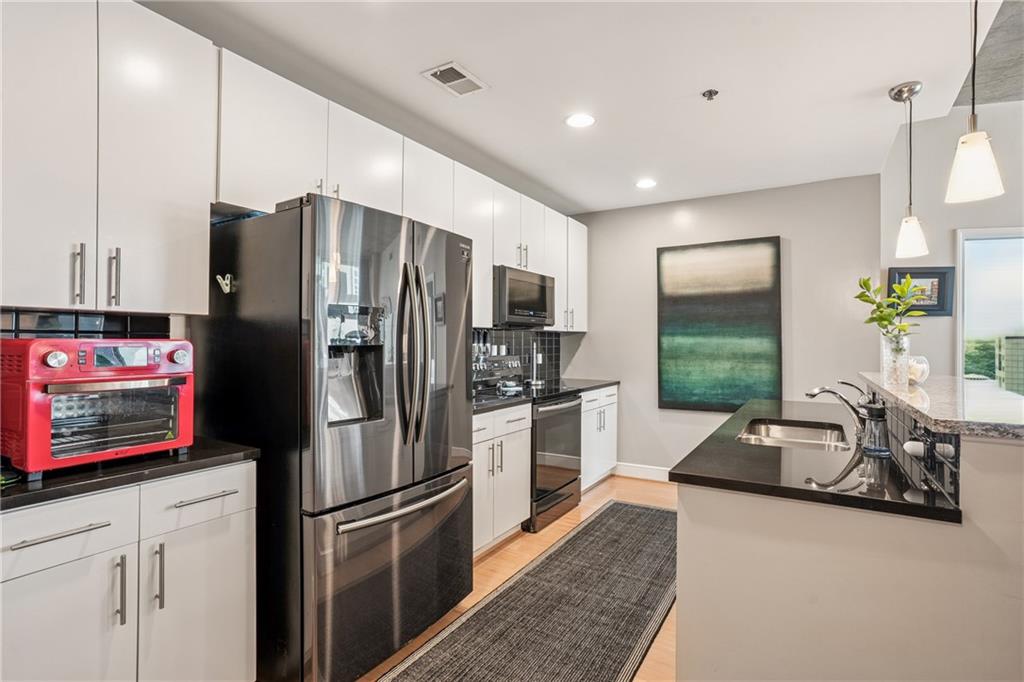 44 Peachtree Place NW 924