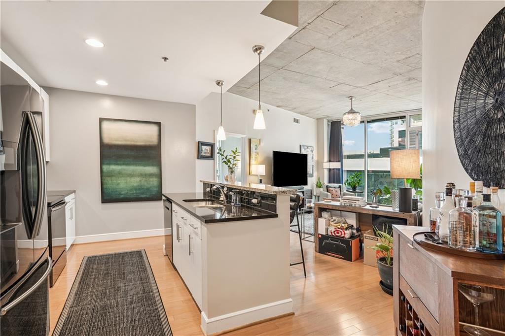 44 Peachtree Place NW 924
