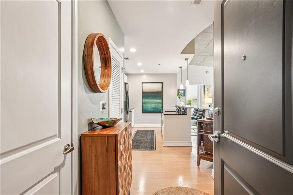 44 Peachtree Place NW 924
