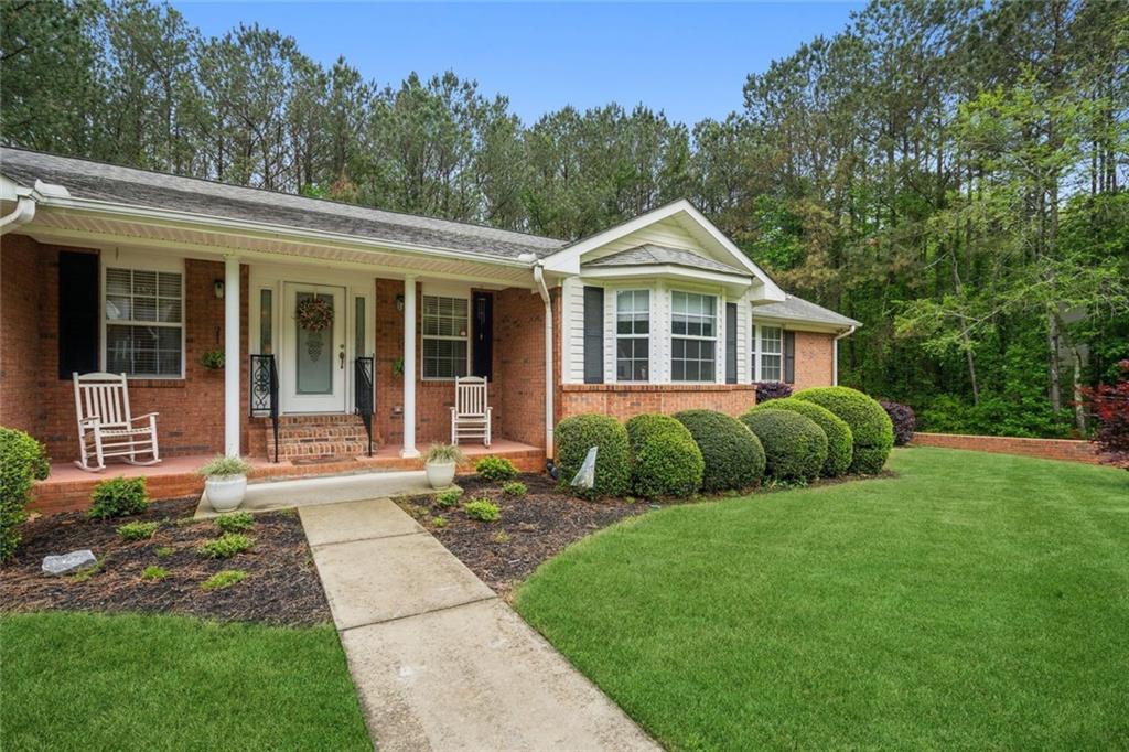 208 Meadows Court, Dawsonville, Georgia image 3