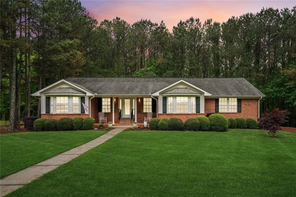 208 Meadows Court, Dawsonville, Georgia image 2