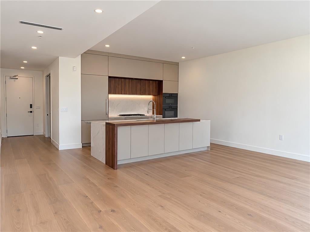 318 Sandy Springs Circle 270