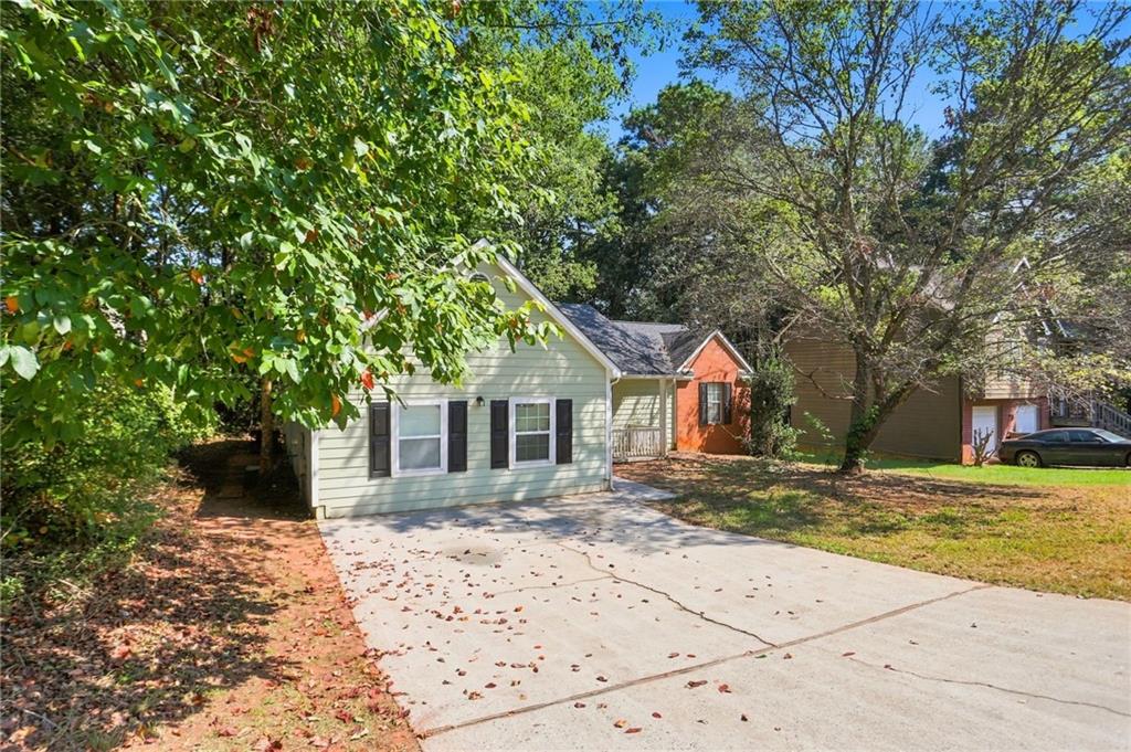 1586 Elizabeth Lane