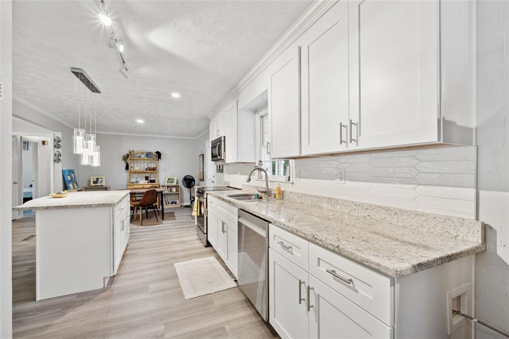 512 Plantation Boulevard, Lawrenceville, Georgia image 8