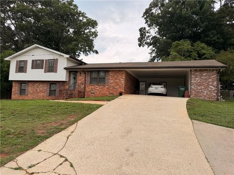 Homes For Rent - 886 Killian Hill Road<br/> Lilburn, GA 30047