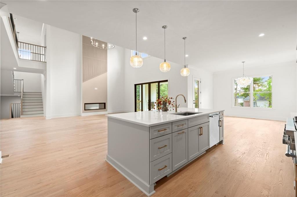 VESTAVIA ESTATES - Residential