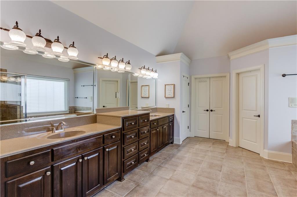 LAKE ASTORIA - Residential