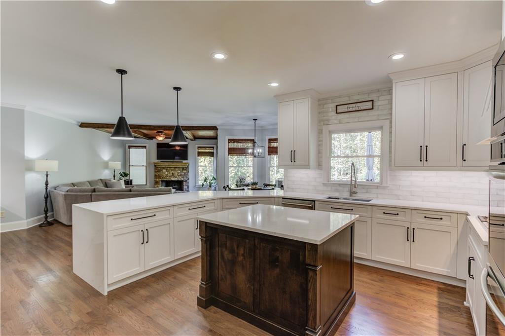 LAKE ASTORIA - Residential