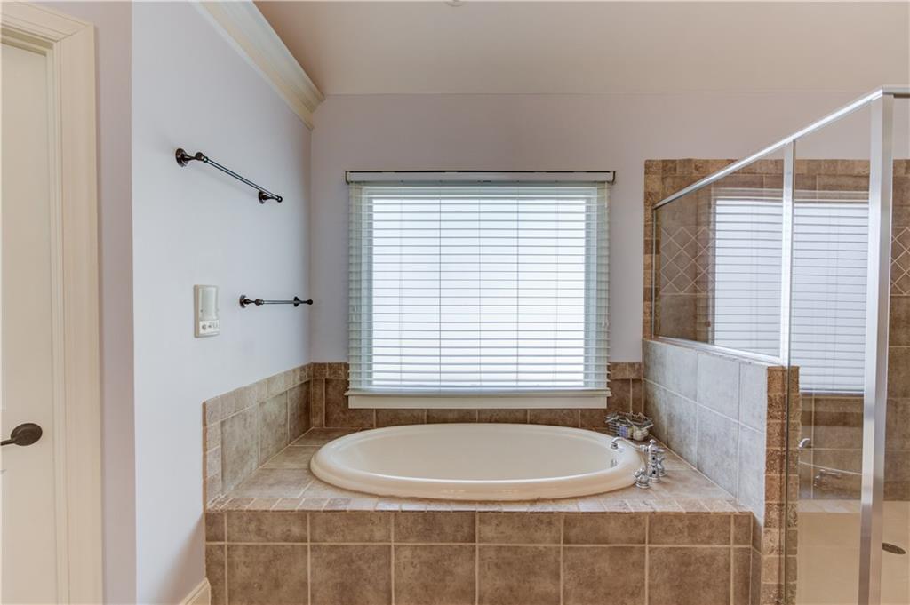 LAKE ASTORIA - Residential