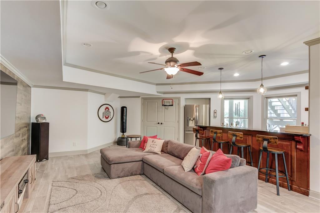 LAKE ASTORIA - Residential