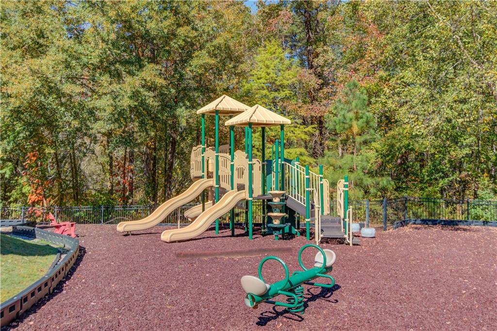 LAKE ASTORIA - Residential