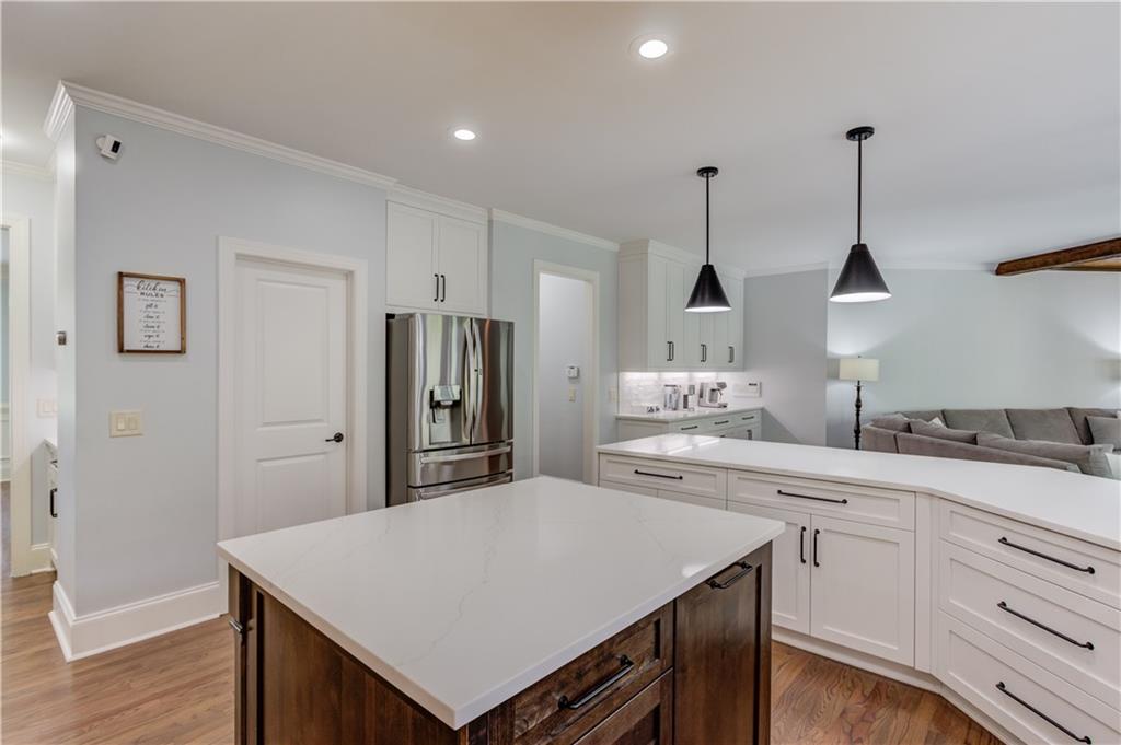 LAKE ASTORIA - Residential