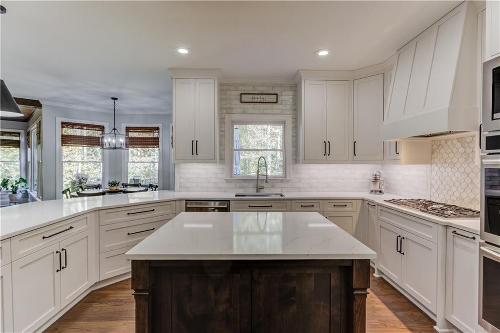 LAKE ASTORIA - Residential