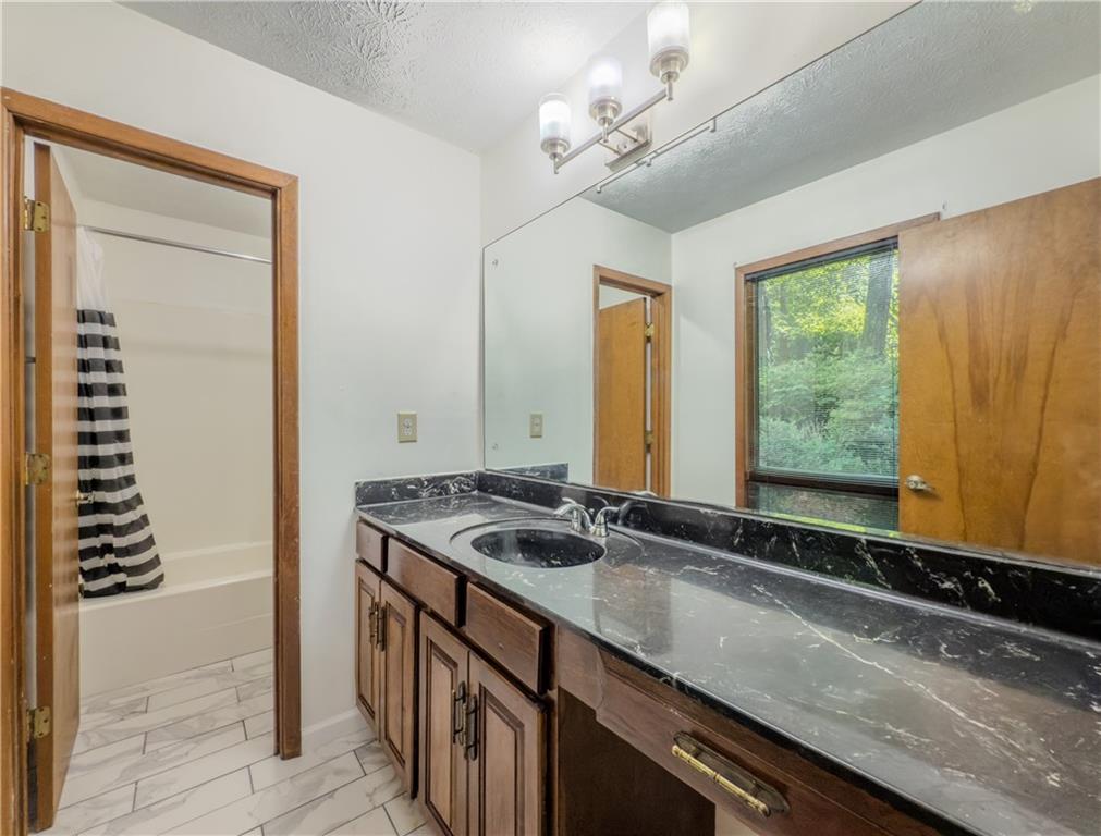 3835 Shawnee Run, Lilburn, Georgia image 30
