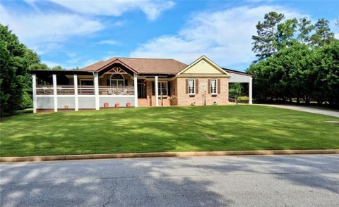 Homes For Sale - 11524 Summer Trace<br/> Clayton County, Hampton, GA 30228