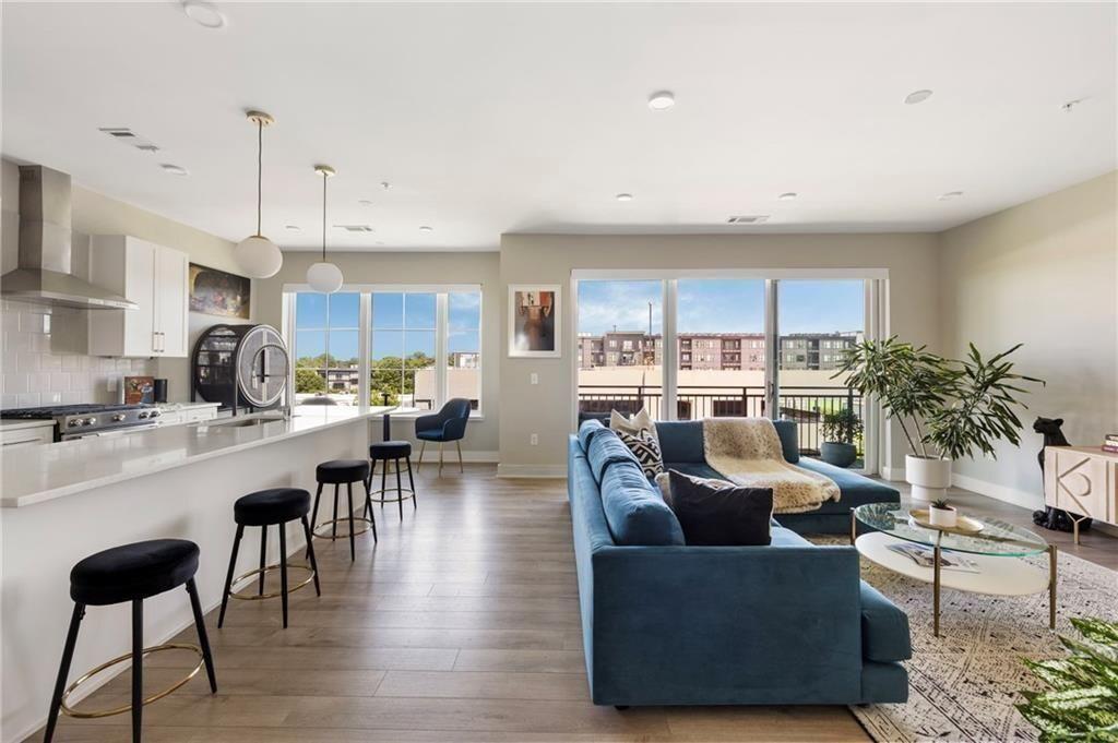 22 Airline Street PH 403