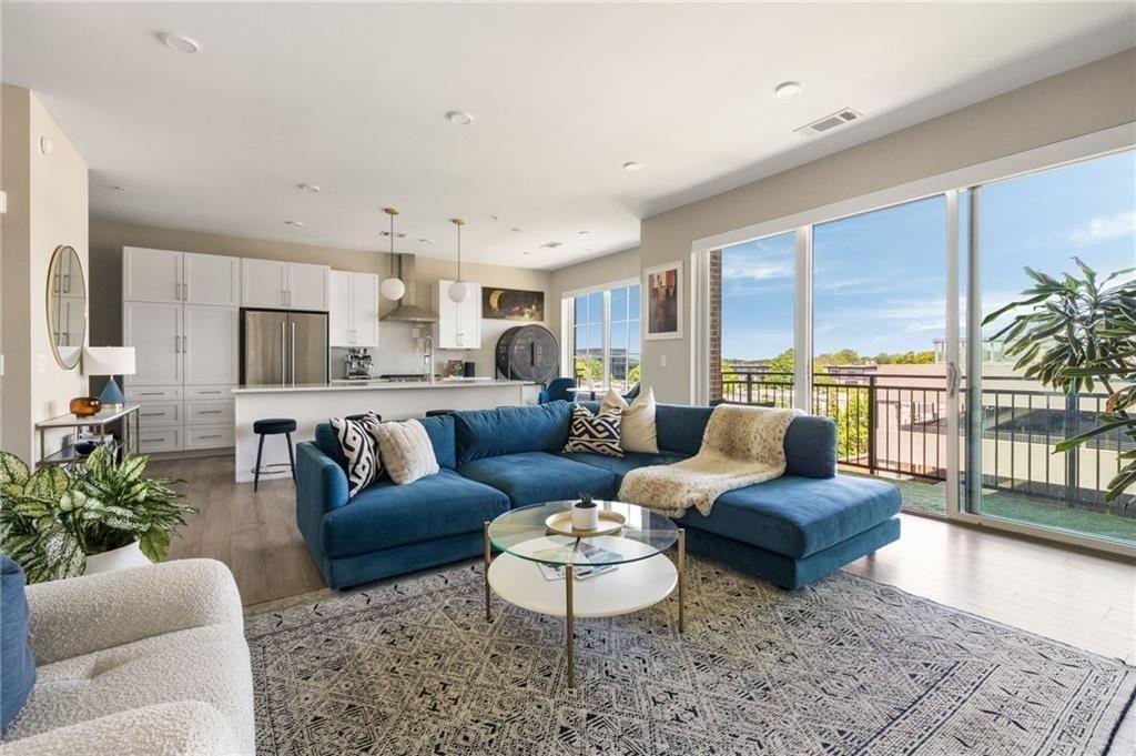 22 Airline Street PH 403
