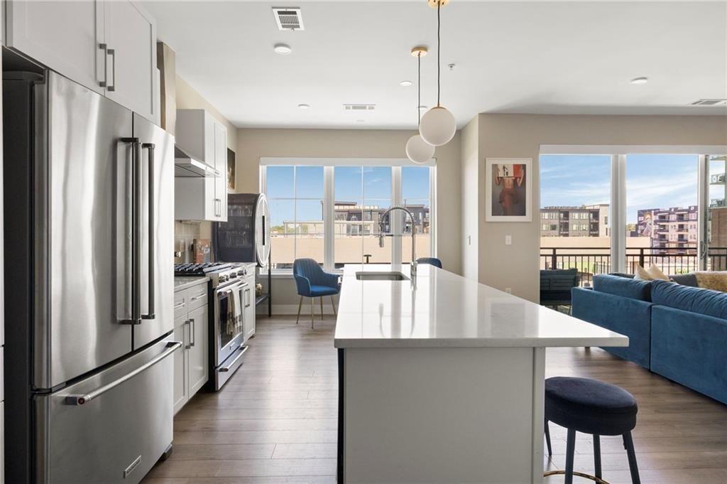 22 Airline Street PH 403